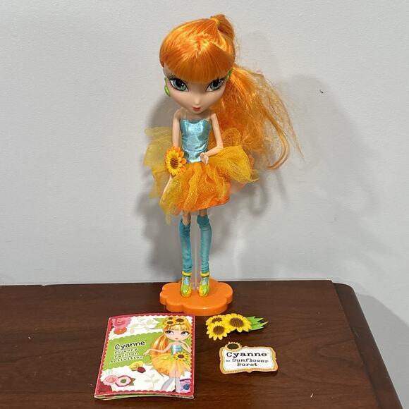 LA DEE DA CYANNE Sunflower Burst Garden Tea Party Doll 10” With stand Preowned - Picture 1 of 7